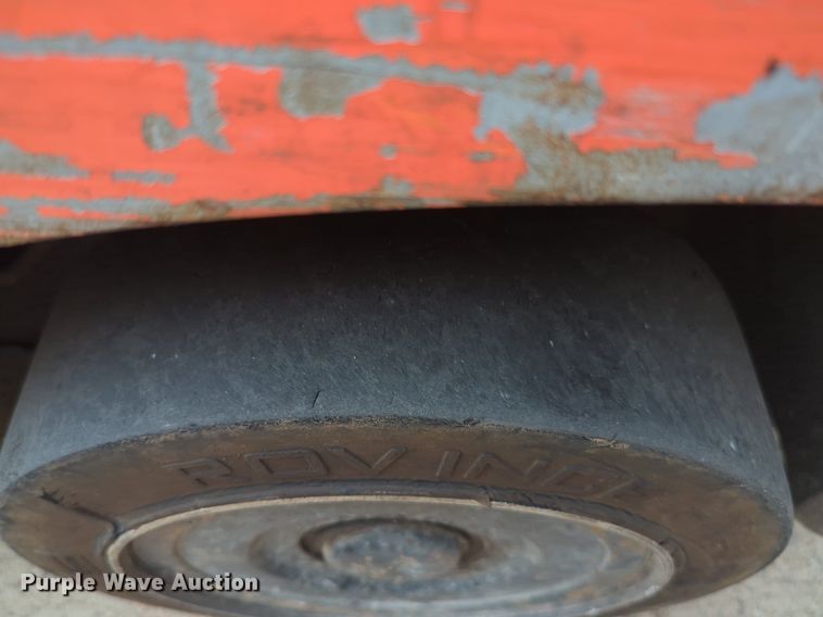 image for item NW9660 1999 Toyota 7FGCU25 forklift