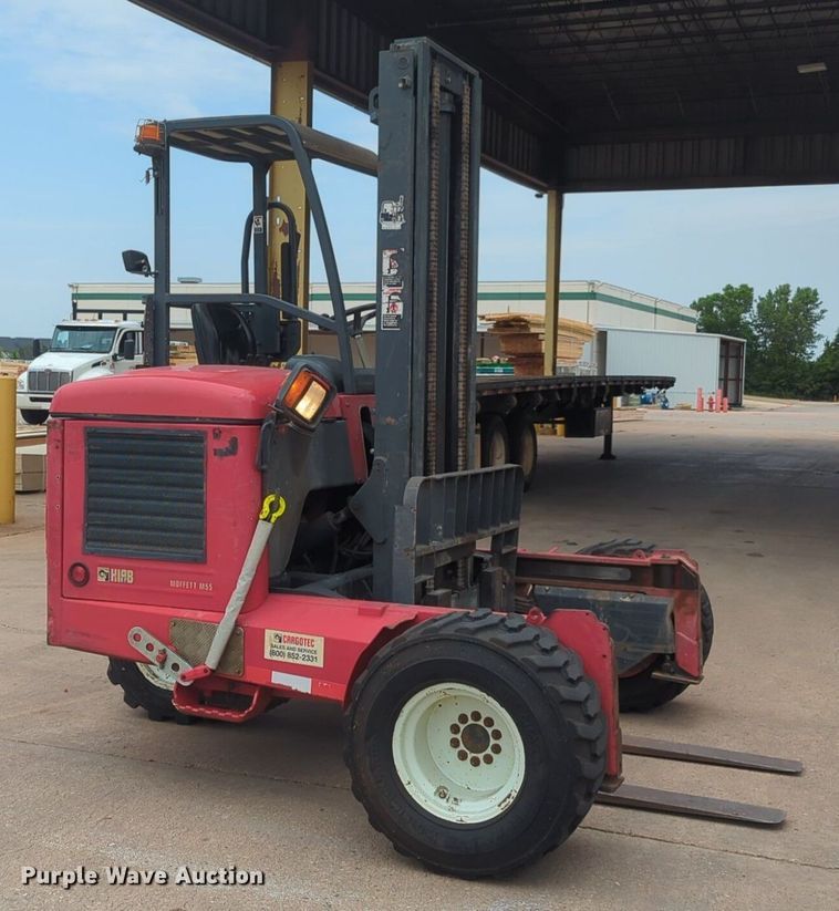 image for item NW9661 2014 Moffett M55 forklift