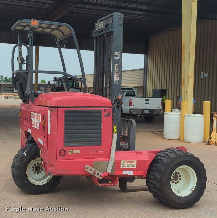image for item NW9661 2014 Moffett M55 forklift