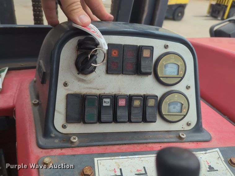 image for item NW9661 2014 Moffett M55 forklift