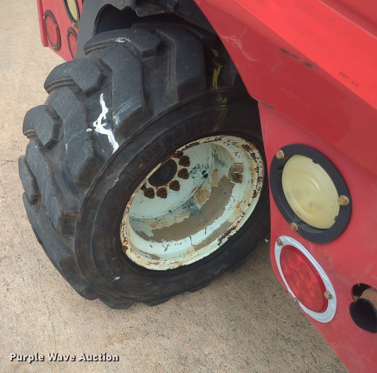 image for item NW9661 2014 Moffett M55 forklift