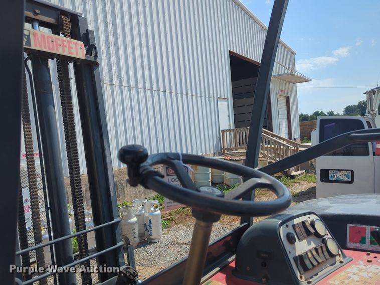 image for item NW9669 Moffett M55 forklift