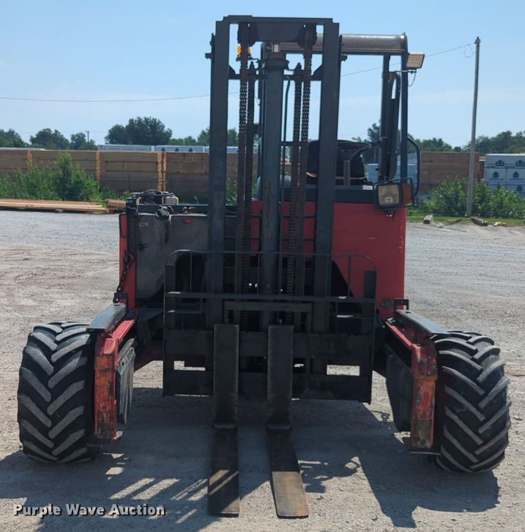 image for item NW9671 2006 Moffet M55 forklift