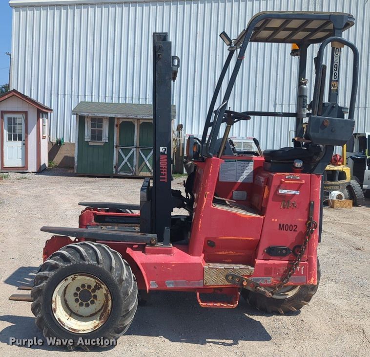 image for item NW9671 2006 Moffet M55 forklift