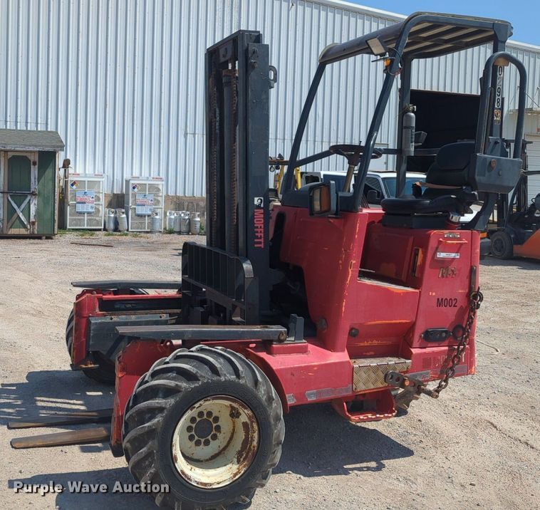 image for item NW9671 2006 Moffet M55 forklift