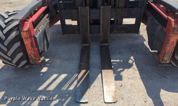 image for item NW9671 2006 Moffet M55 forklift