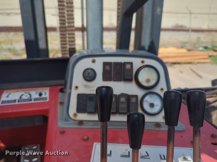 image for item NW9671 2006 Moffet M55 forklift