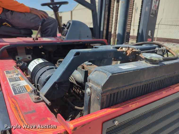 image for item NW9671 2006 Moffet M55 forklift