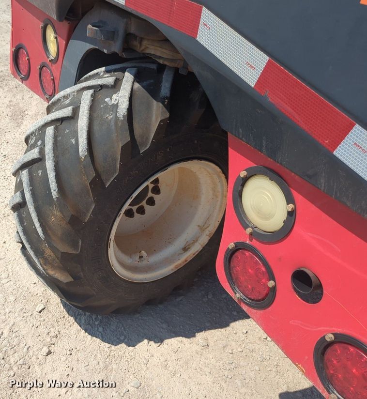 image for item NW9671 2006 Moffet M55 forklift