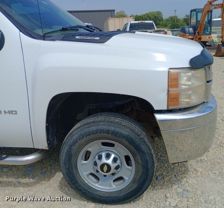 image for item NY9306 2013 Chevrolet Silverado 2500HD Ext. Cab pickup truck