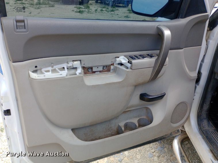 image for item NY9306 2013 Chevrolet Silverado 2500HD Ext. Cab pickup truck