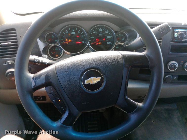 image for item NY9306 2013 Chevrolet Silverado 2500HD Ext. Cab pickup truck