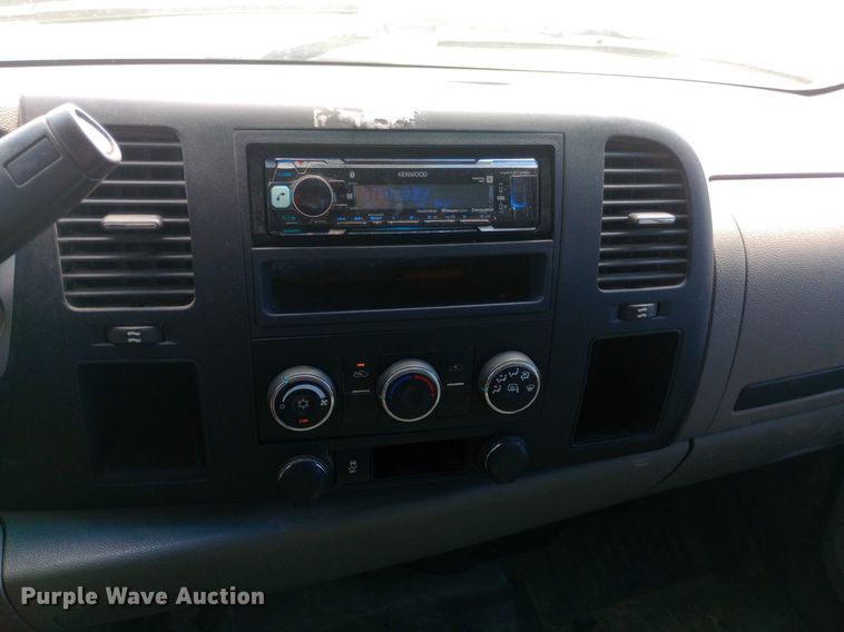 image for item NY9306 2013 Chevrolet Silverado 2500HD Ext. Cab pickup truck