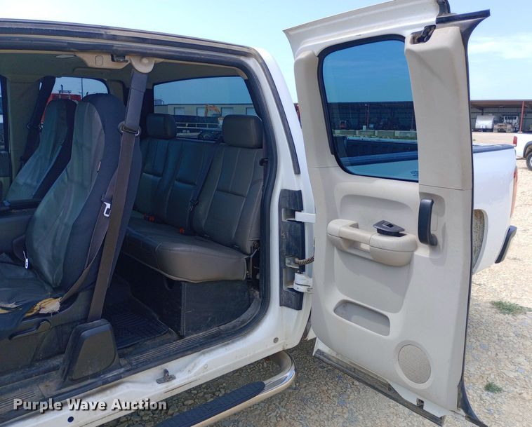 image for item NY9306 2013 Chevrolet Silverado 2500HD Ext. Cab pickup truck