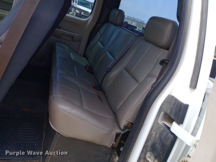 image for item NY9306 2013 Chevrolet Silverado 2500HD Ext. Cab pickup truck