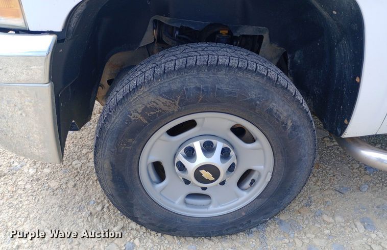 image for item NY9306 2013 Chevrolet Silverado 2500HD Ext. Cab pickup truck