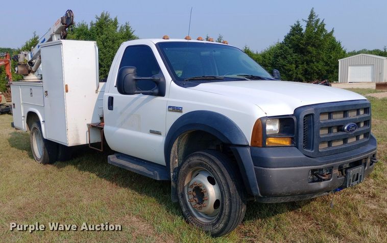 image for item NY9369 2007 Ford F550 Super Duty XL utility / service truck