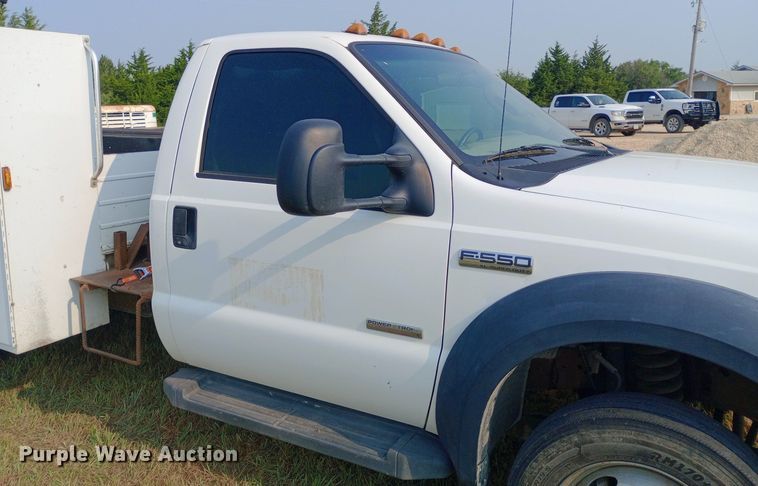 image for item NY9369 2007 Ford F550 Super Duty XL utility / service truck