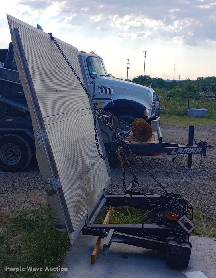 image for item NY9384 Lift gate