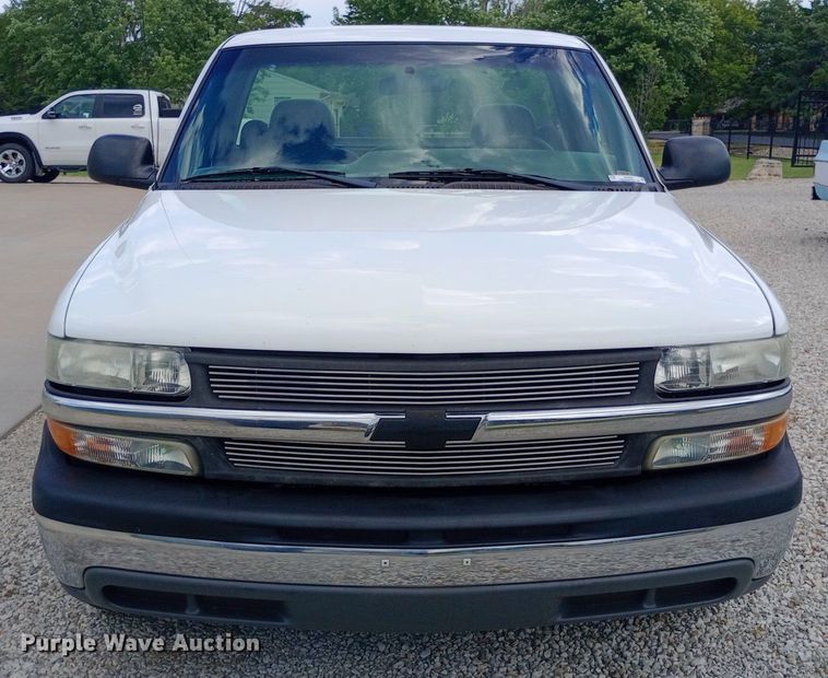 image for item NY9385 2001 Chevrolet  Silverado 1500 pickup truck