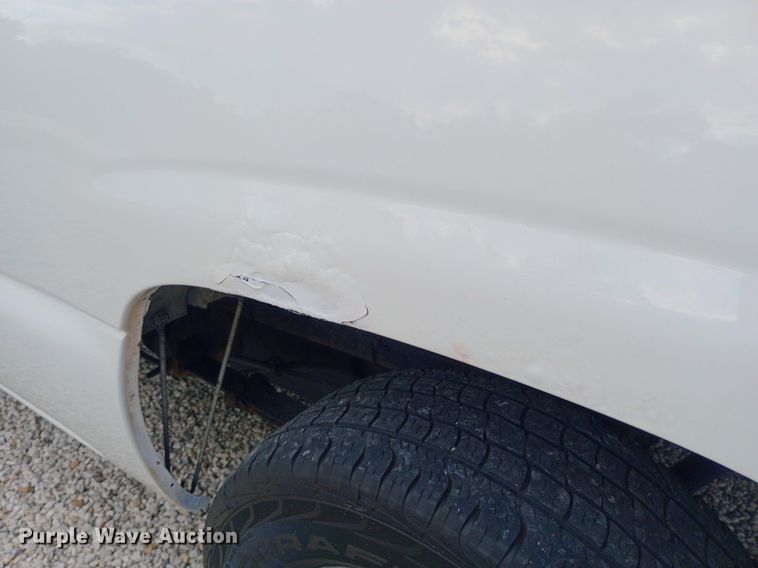 image for item NY9385 2001 Chevrolet  Silverado 1500 pickup truck