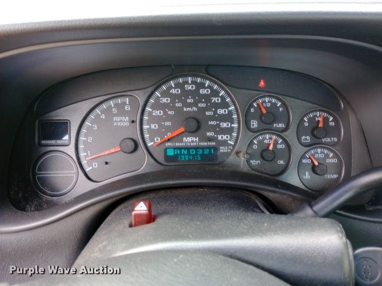 image for item NY9385 2001 Chevrolet  Silverado 1500 pickup truck