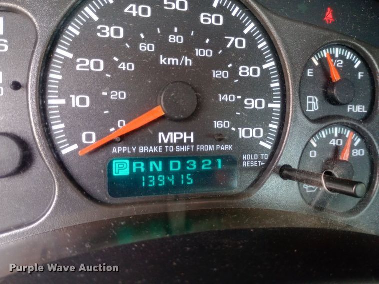 image for item NY9385 2001 Chevrolet  Silverado 1500 pickup truck