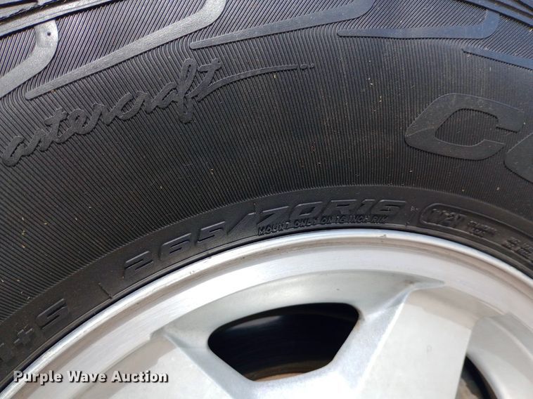 image for item NY9385 2001 Chevrolet  Silverado 1500 pickup truck