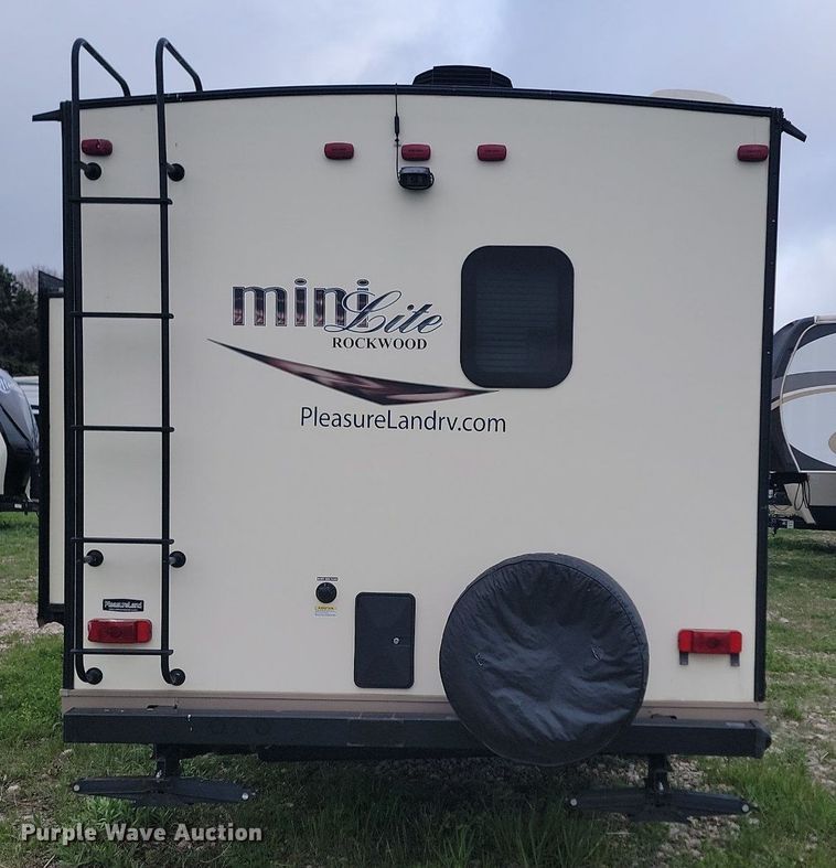 image for item NZ9825 2015 Forest River Lockwood 2504S camper