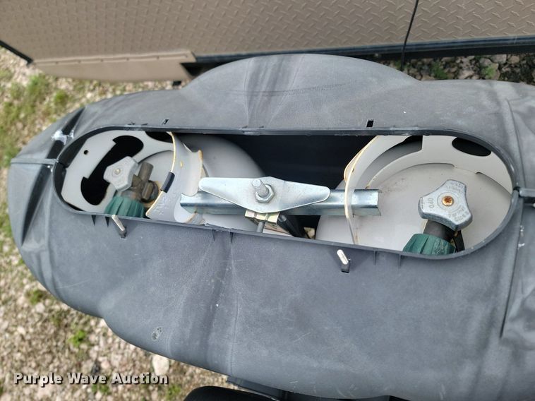 image for item NZ9825 2015 Forest River Lockwood 2504S camper