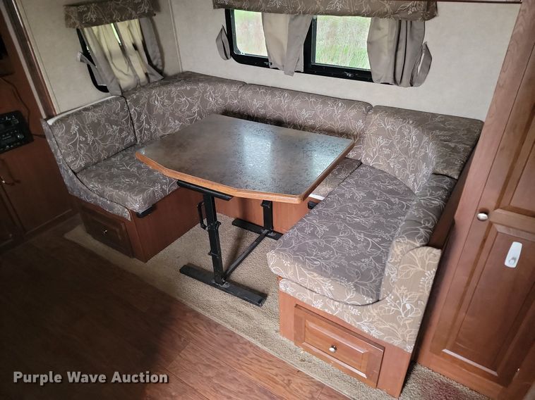 image for item NZ9825 2015 Forest River Lockwood 2504S camper