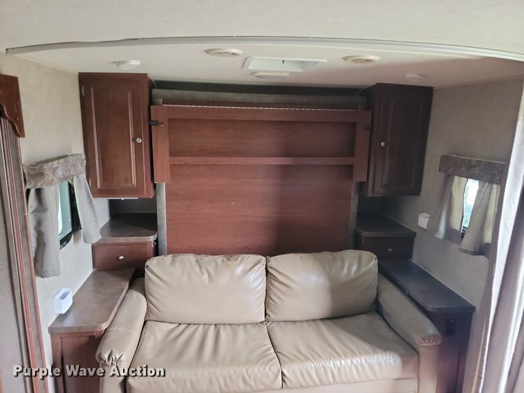 image for item NZ9825 2015 Forest River Lockwood 2504S camper