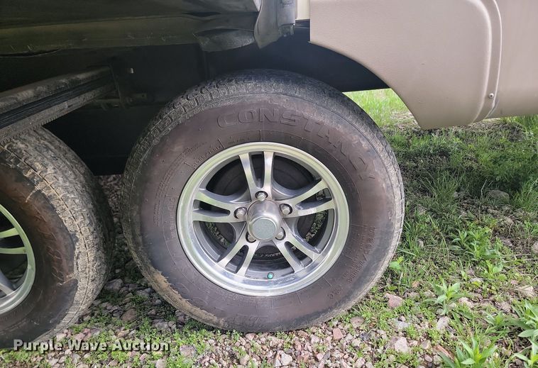 image for item NZ9825 2015 Forest River Lockwood 2504S camper