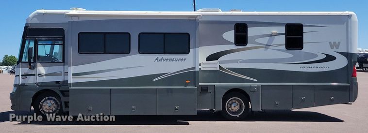 image for item NZ9932 2006 Winnebago Adventurer 35A RV