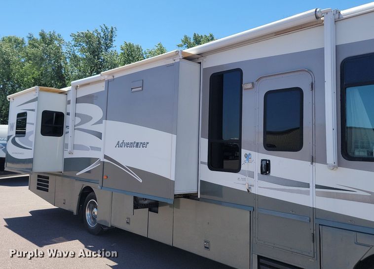 image for item NZ9932 2006 Winnebago Adventurer 35A RV