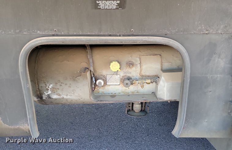 image for item NZ9932 2006 Winnebago Adventurer 35A RV