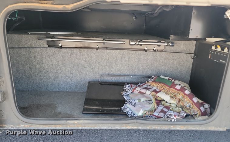 image for item NZ9932 2006 Winnebago Adventurer 35A RV