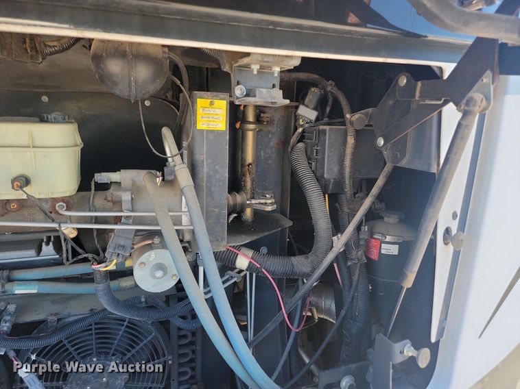 image for item NZ9932 2006 Winnebago Adventurer 35A RV