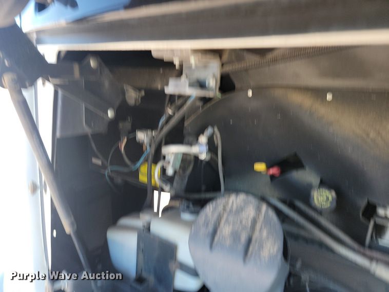 image for item NZ9932 2006 Winnebago Adventurer 35A RV