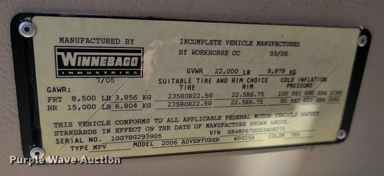 image for item NZ9932 2006 Winnebago Adventurer 35A RV