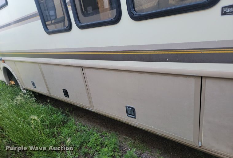 image for item OD9588 1995 American Dream Ford35 Bounder RV