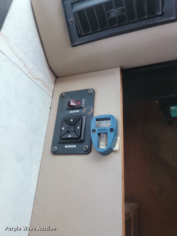 image for item OD9588 1995 American Dream Ford35 Bounder RV