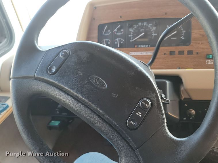 image for item OD9588 1995 American Dream Ford35 Bounder RV