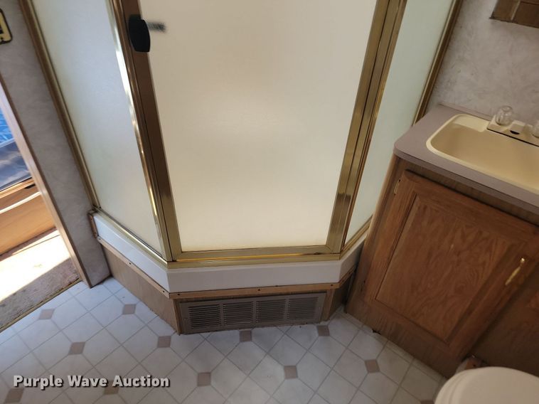 image for item OD9588 1995 American Dream Ford35 Bounder RV