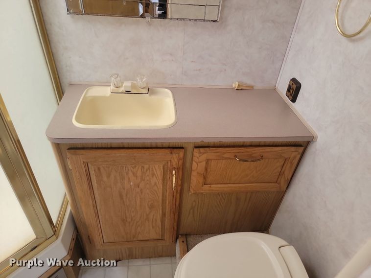 image for item OD9588 1995 American Dream Ford35 Bounder RV