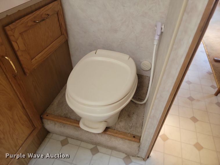 image for item OD9588 1995 American Dream Ford35 Bounder RV