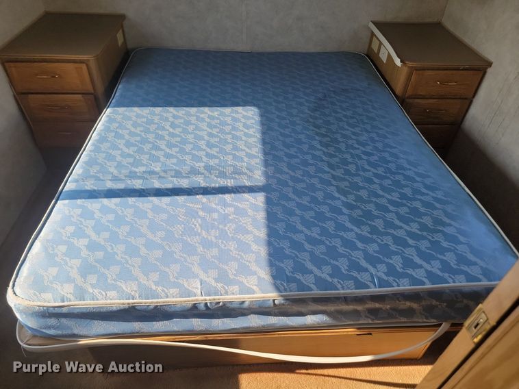 image for item OD9588 1995 American Dream Ford35 Bounder RV