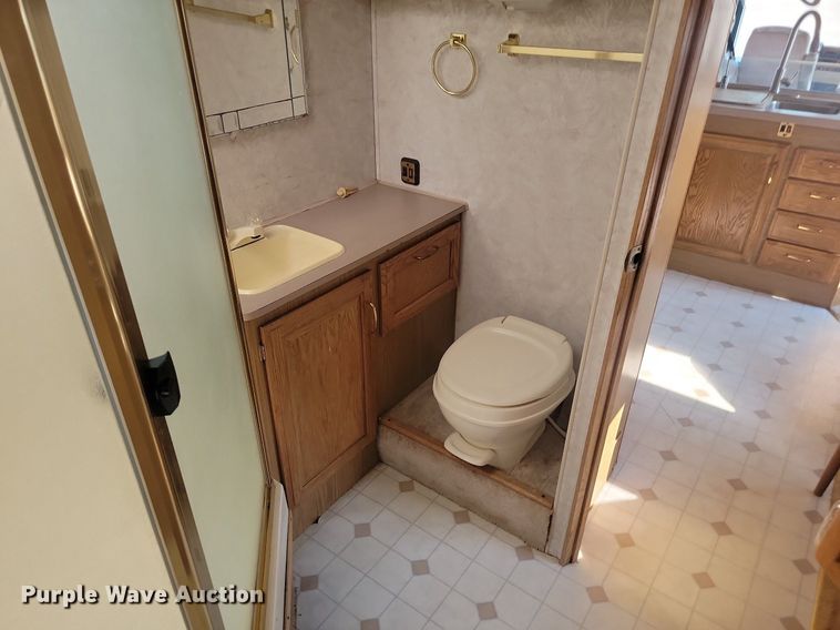 image for item OD9588 1995 American Dream Ford35 Bounder RV