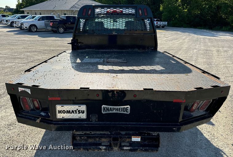 image for item OF9726 2018 Chevrolet  Silverado 3500 HD Crew Cab flatbed pickup truck