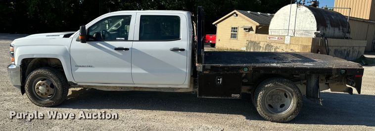 image for item OF9726 2018 Chevrolet  Silverado 3500 HD Crew Cab flatbed pickup truck